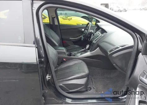 2013 Ford Focus Se z USA, uszkodzony, nr VIN 1FADP3K25DL264581